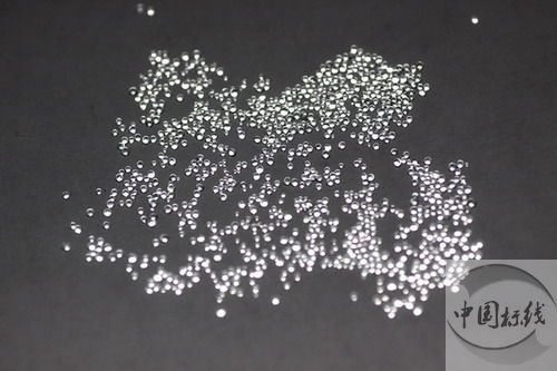 余姚金属表面处理厂喷砂玻璃微珠清理